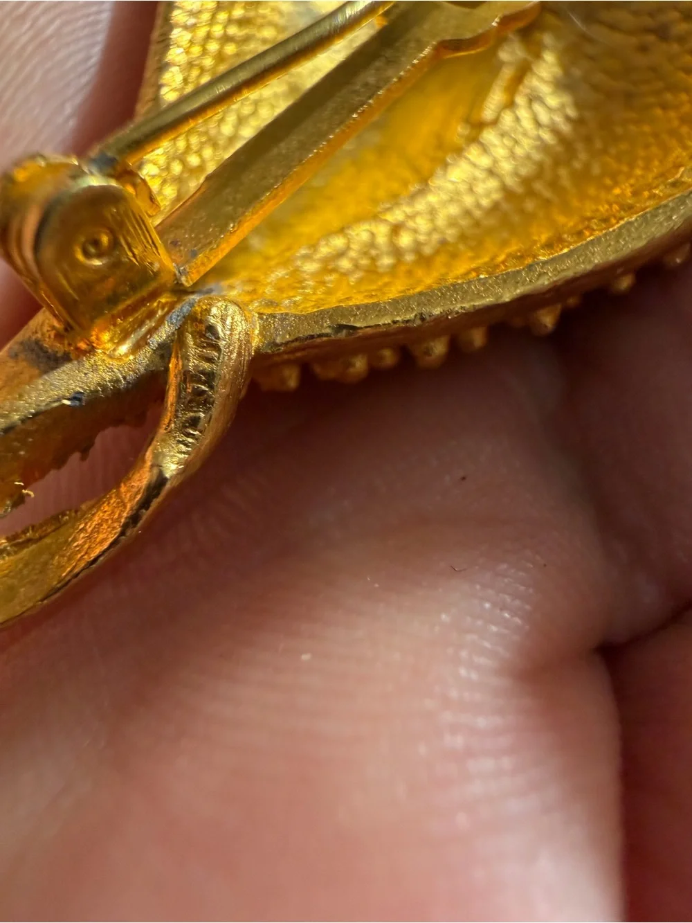 Vintage Gold Tone Leaf Brooch